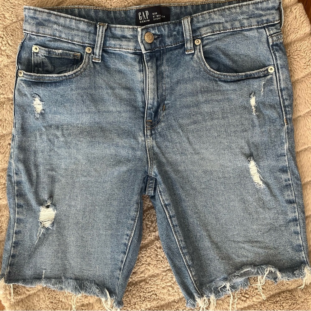 Denim Shorts Long Cutoffs Gap Long 9” Bermuda High Waist Raw Hem SZ: 6/28